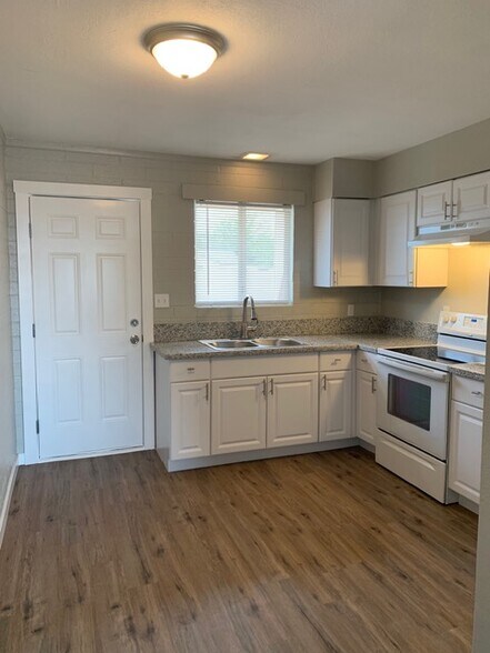 More Photos Of 415 W 10th St, Casa Grande Apartments For Sale