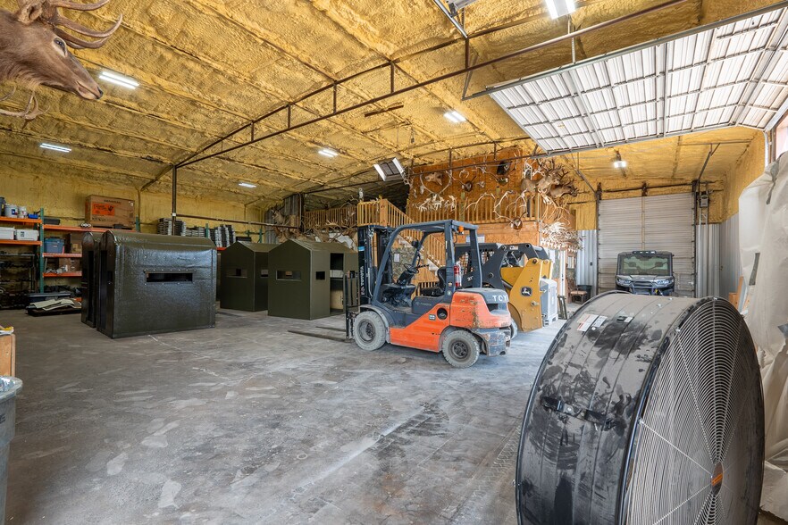 More Photos Of 5710 SH-21, Bryan Manufacturing For Lease