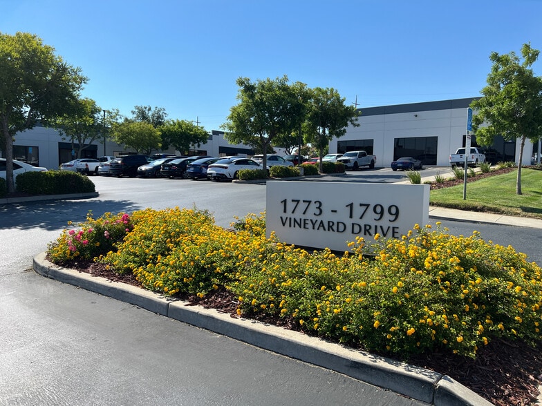 More Photos Of 1773-1793 Vineyard Dr, Antioch Research And Development For Lease