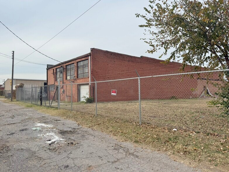 More Photos Of 706 W California Ave, Oklahoma City General Retail For Sale