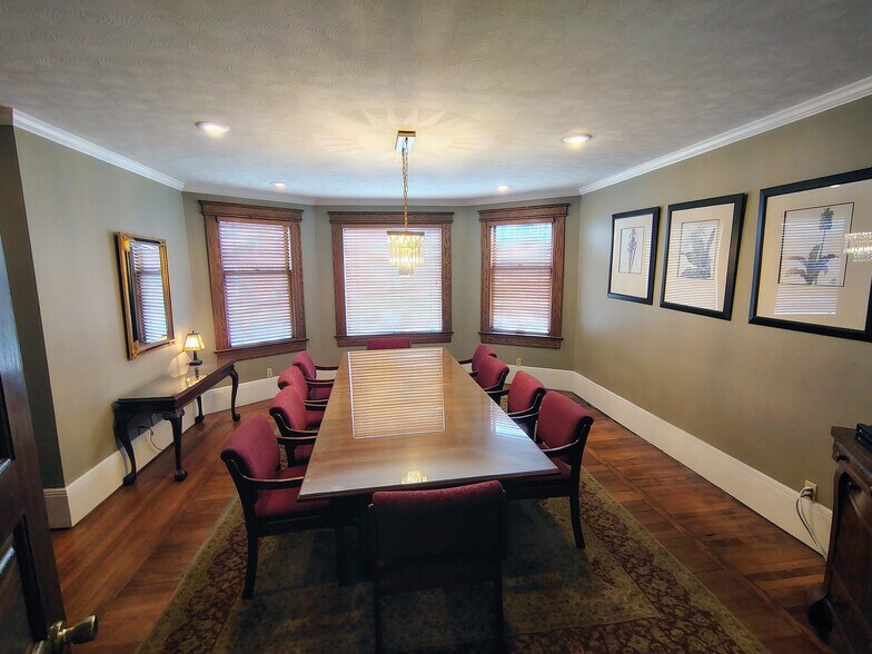 More Photos Of 1337 Virginia St, Charleston Office For Sale