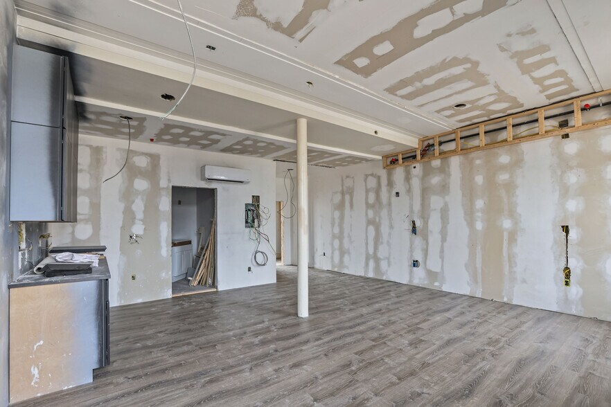 More Photos Of 255 Main St, Pawtucket Office For Sale