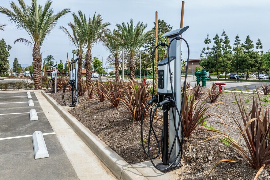 More Photos Of 9615 Norwalk Blvd, Santa Fe Springs Distribution For Lease