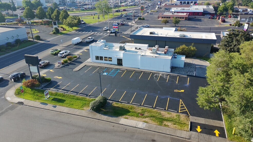 Primary Photo Of 9229 N Division St, Spokane Fast Food For Lease