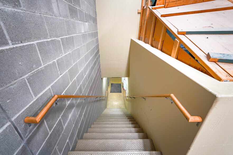 More Photos Of 105 Rocky Cliff Ln, Kalispell Industrial For Sale