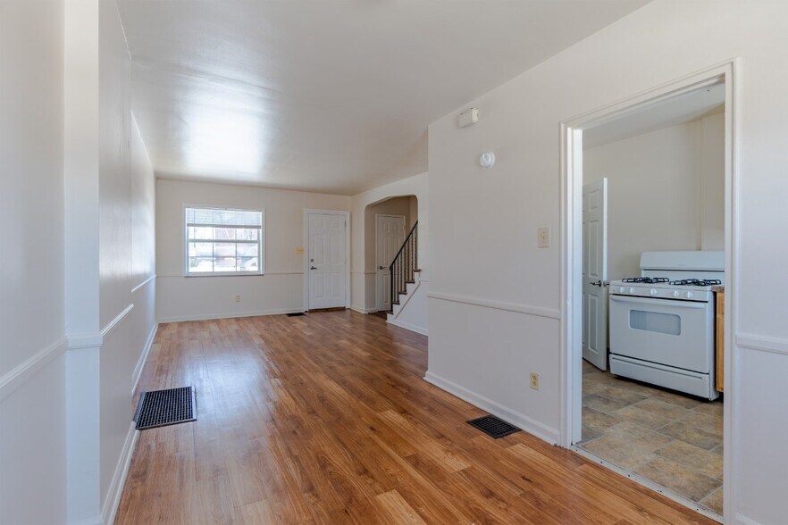 More Photos Of 299-377 Mayfair Blvd, Columbus Apartments For Sale