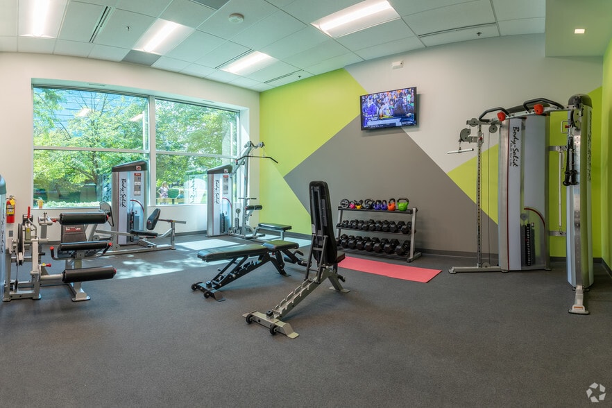 More Photos Of 300 E Big Beaver Rd, Troy Office For Lease