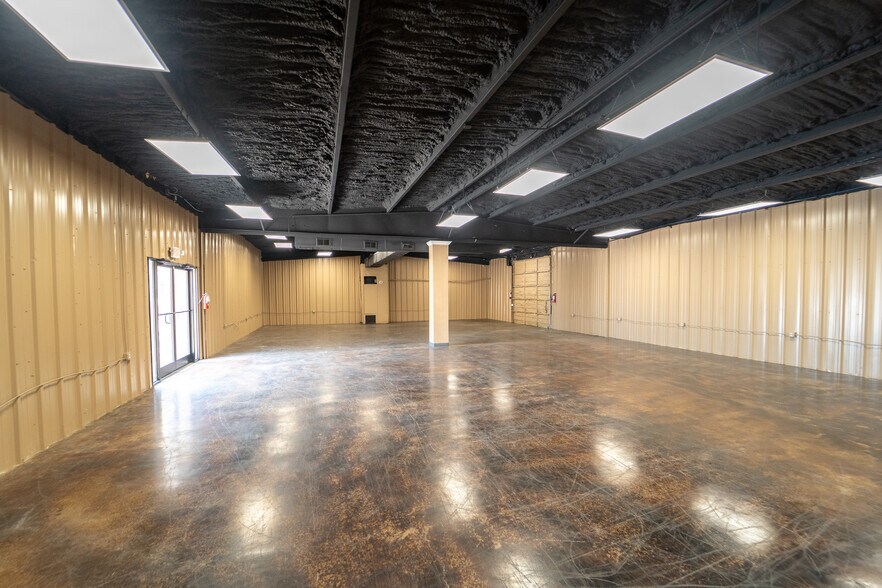 More Photos Of 6602 N Navarro St, Victoria General Retail For Sale