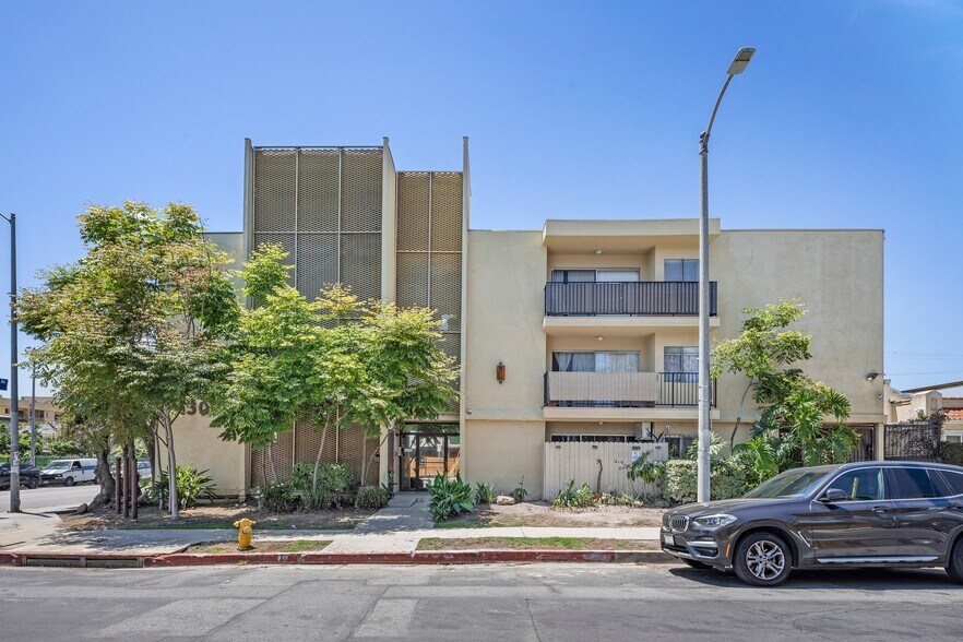 More Photos Of 1301 N Mansfield Ave, Los Angeles Apartments For Sale
