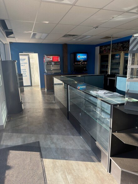 More Photos Of 333 W Beauregard Ave, San Angelo General Retail For Lease