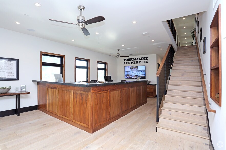 More Photos Of 2079 Garnet Ave, San Diego Office For Sale