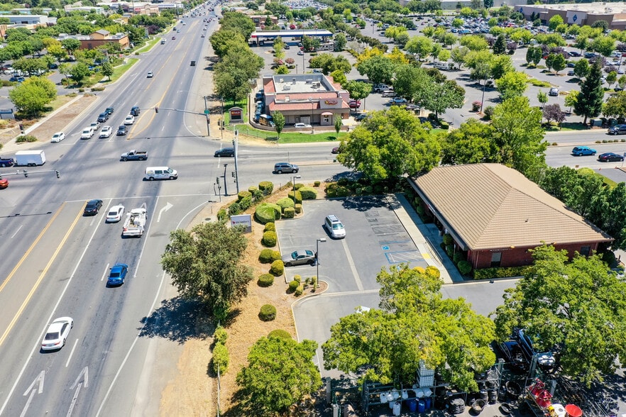 More Photos Of 998 Tharp Rd, Yuba City Bank For Lease