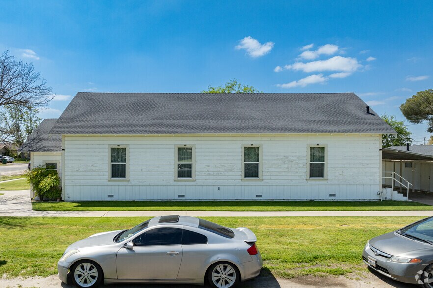 More Photos Of 3210 W Henson St, Riverdale Religious Facility For Lease