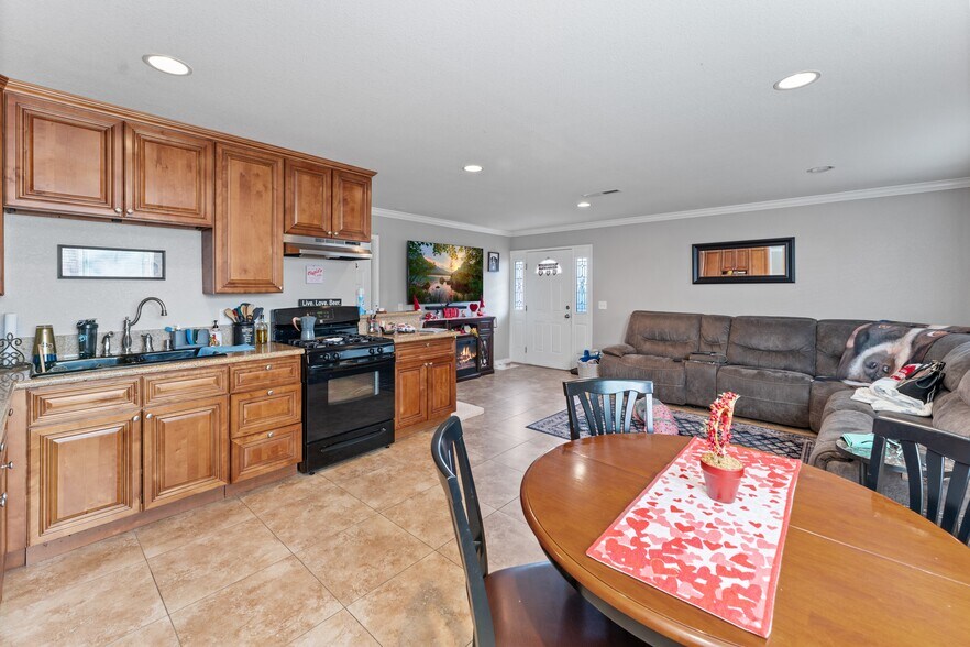 More Photos Of 8720 Villa Dr, Whittier Apartments For Sale