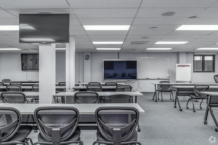 More Photos Of 5000 Letterkenny Rd, Chambersburg Office For Sale