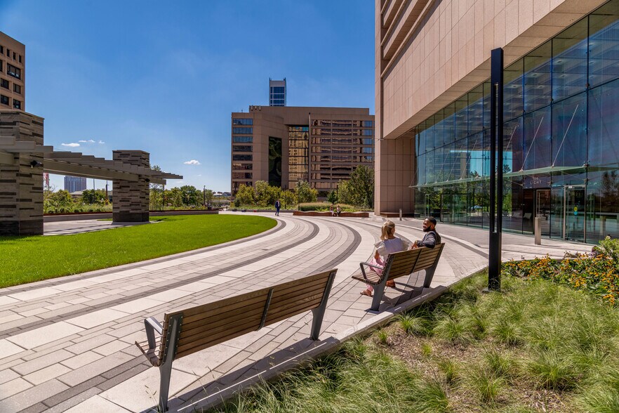 More Photos Of 100 Light St, Baltimore Office For Lease