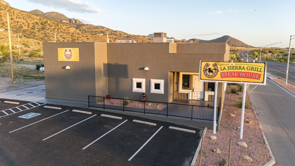 More Photos Of 7196 S Highway 92, Hereford Restaurant For Sale