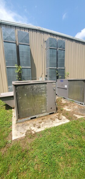 More Photos Of 3299 Lantana Rd, Crossville Freestanding For Lease
