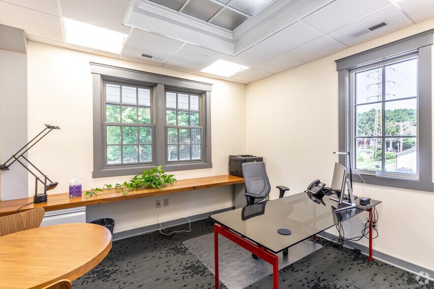 More Photos Of 27 Cannon Rd, Wilton Office For Sale