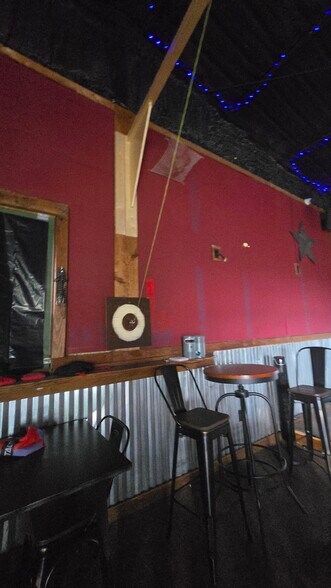 More Photos Of 4021 Acton Hwy, Granbury General Retail For Lease