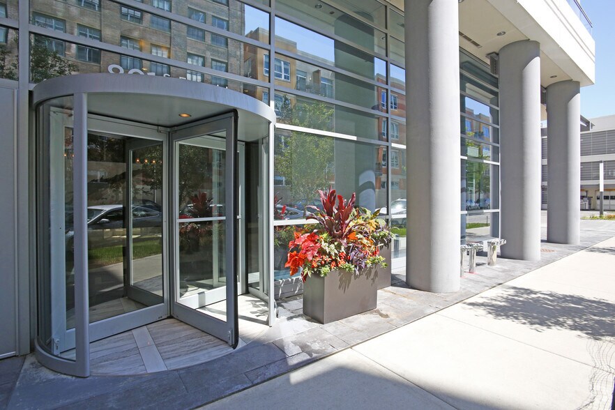 More Photos Of 801 S Financial Pl, Chicago Apartments For Lease