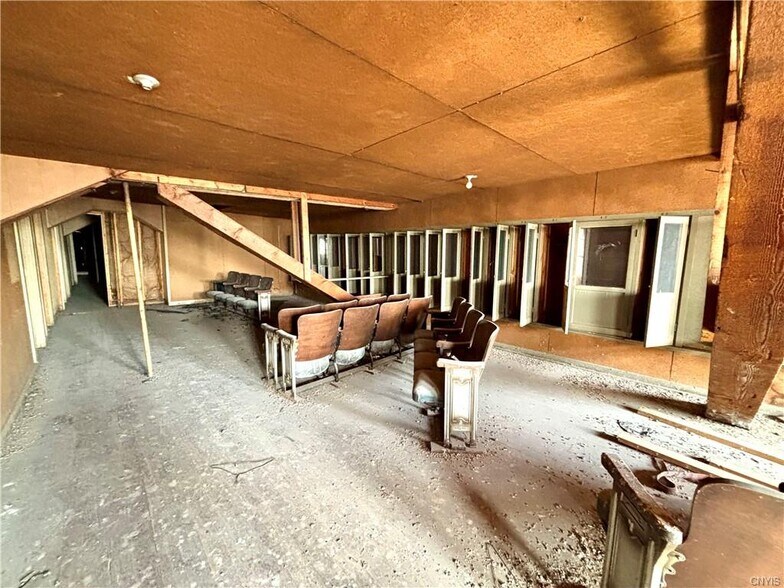 More Photos Of 10 South St, Auburn Office For Sale