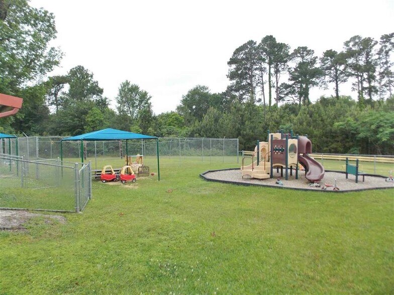 More Photos Of 702 S Peachtree St, Jasper Daycare Center For Lease