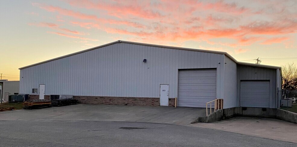 Primary Photo Of 501 Tradesmen's Park Dr, Hutto Warehouse For Lease