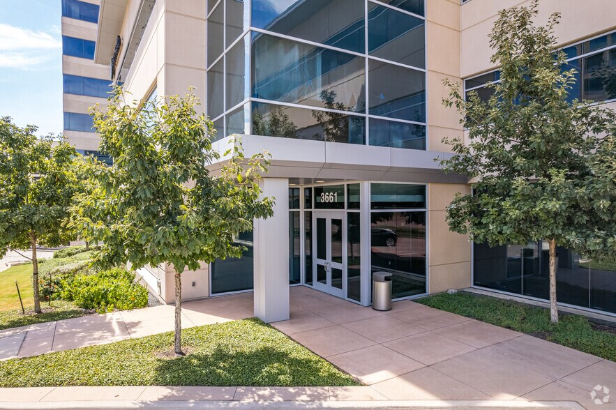 More Photos Of 3661 N Plano Rd, Richardson Medical For Lease