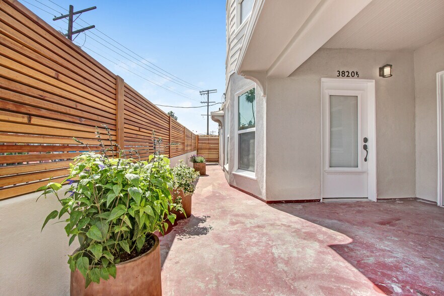 More Photos Of 3814-3824 W Sunset Blvd, Los Angeles Storefront Retail Residential For Sale