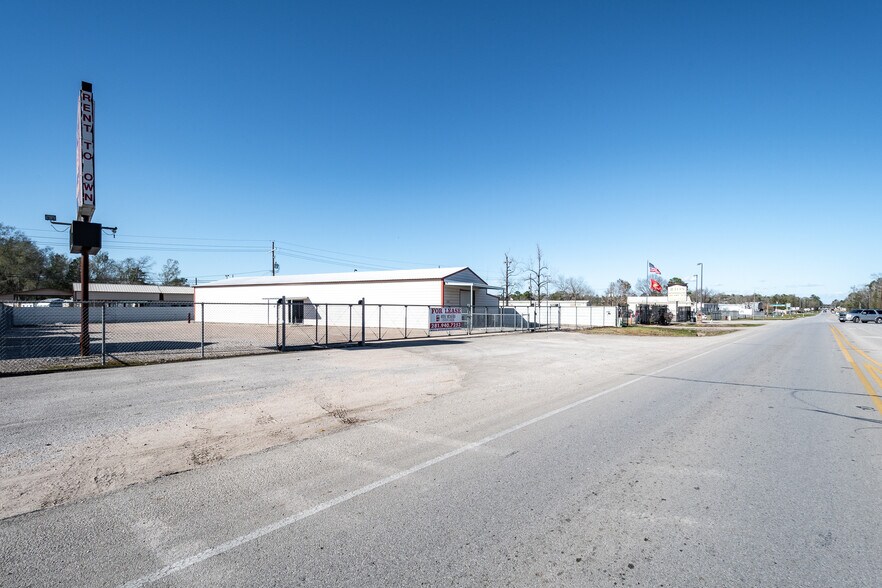 More Photos Of 21040 Loop 494, New Caney Warehouse For Lease
