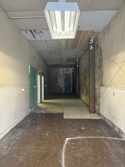 More Photos Of 219 S Main St, Mcgregor Storefront Retail Office For Lease