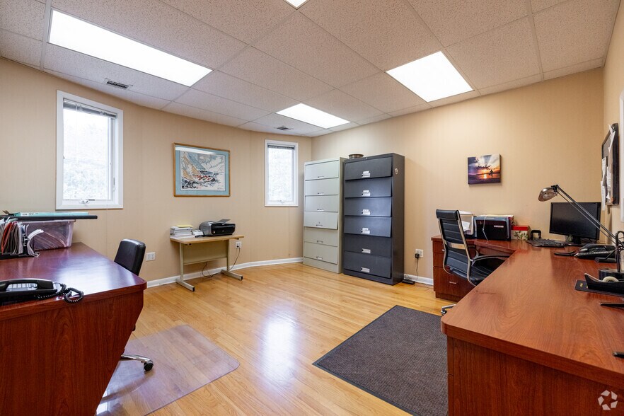 More Photos Of 914 Clifton Ave, Clifton Medical For Sale