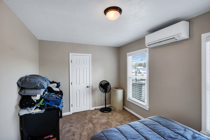 More Photos Of 2926 N Monroe St, Spokane Bar For Sale