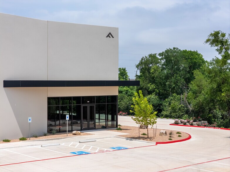 More Photos Of Hero Way West, Leander Unknown For Lease