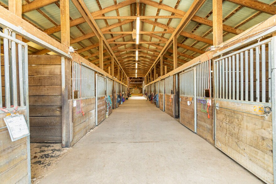 More Photos Of 7195 Singer Rd, Dayton Horse Stables For Sale