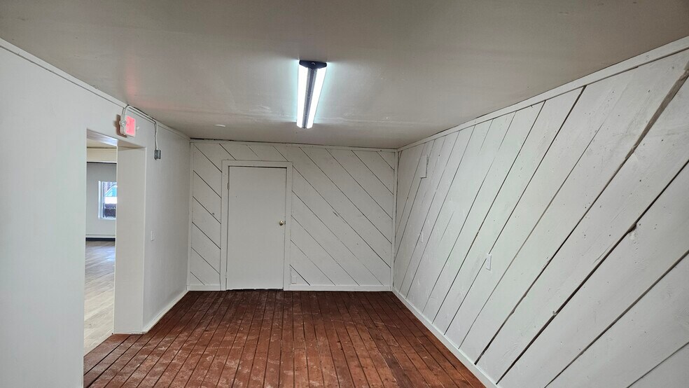 More Photos Of 21719 Donner Pass Rd, Soda Springs Storefront Retail Residential For Lease