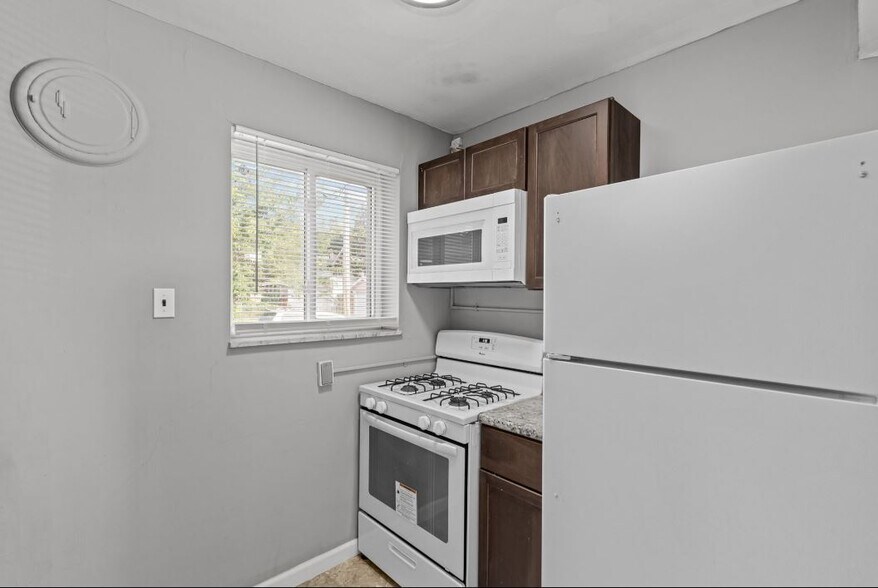 More Photos Of 1108 Bates St, Saint Louis Apartments For Sale
