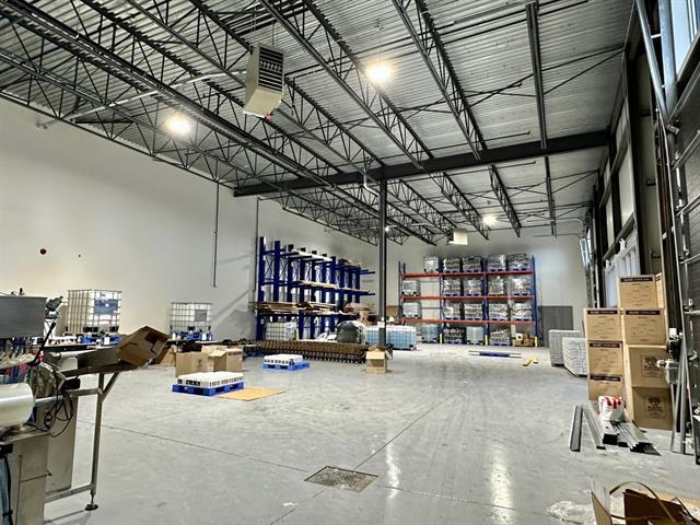 More Photos Of 310-320 Legault Rue, Blainville Warehouse For Lease
