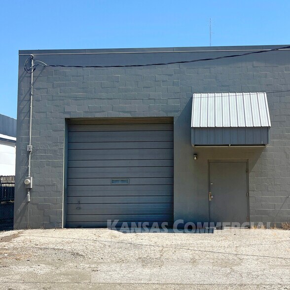 More Photos Of 417 SE 10th Ave, Topeka Unknown For Lease