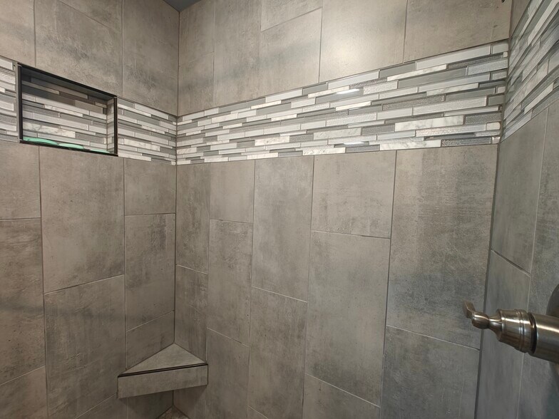 More Photos Of 32514 Highway 82, Cookson Flex For Sale