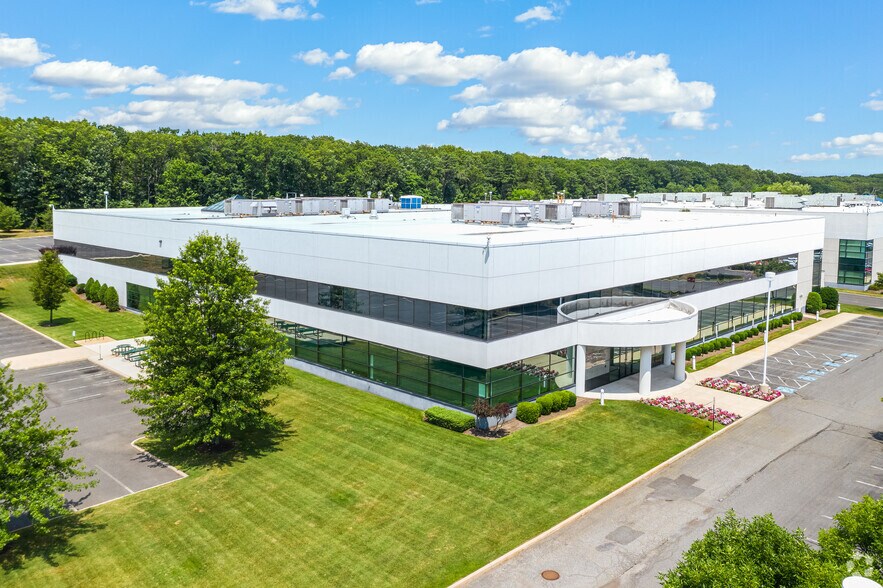 More Photos Of 260 Industrial Way W, Eatontown Warehouse For Lease