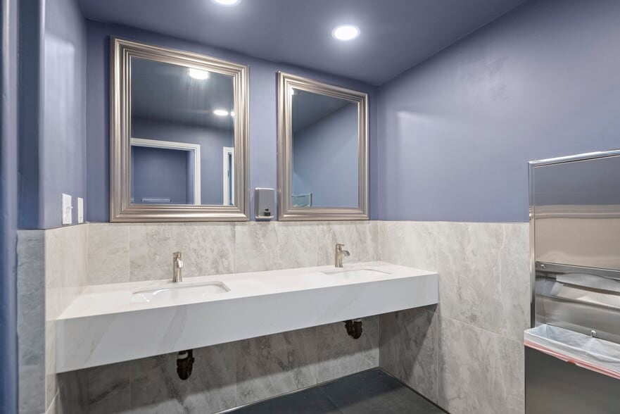More Photos Of 228 Castro St, Mountain View Bar For Sale