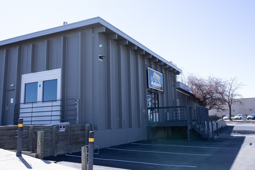 More Photos Of 2111 S College Ave, Fort Collins Office For Lease