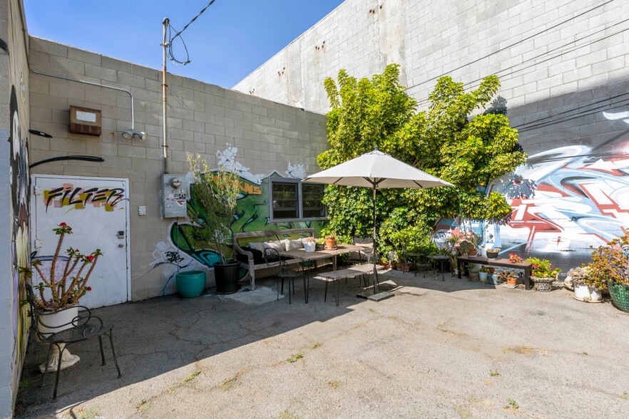 More Photos Of 5908 Barton Ave, Los Angeles Loft Creative Space For Sale