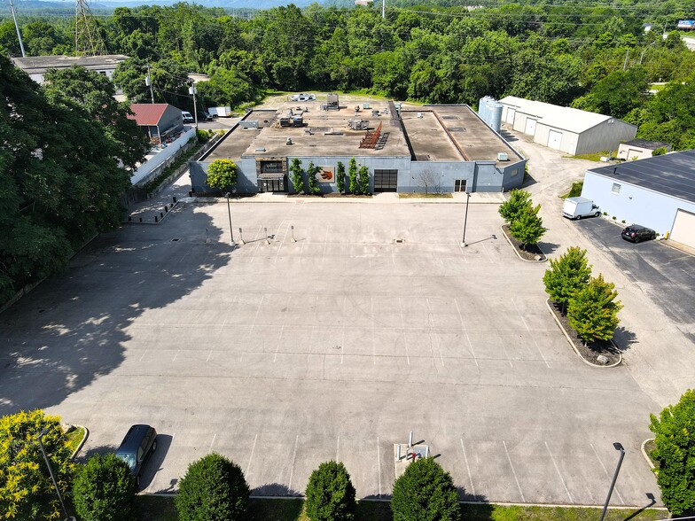 More Photos Of 3717 Jonlen Dr, Fairfax Flex For Sale