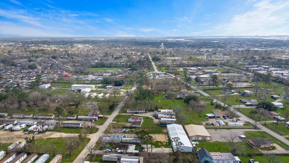 More Photos Of 15414 N Brentwood St, Channelview Manufacturing For Sale