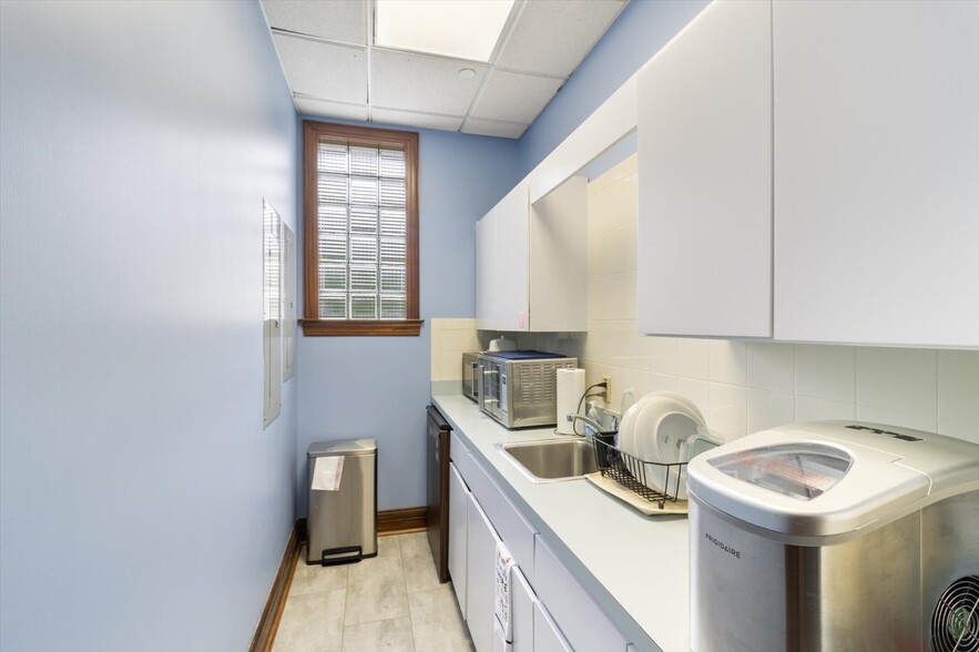 More Photos Of 268 S Suncoast Blvd, Crystal River Office For Sale