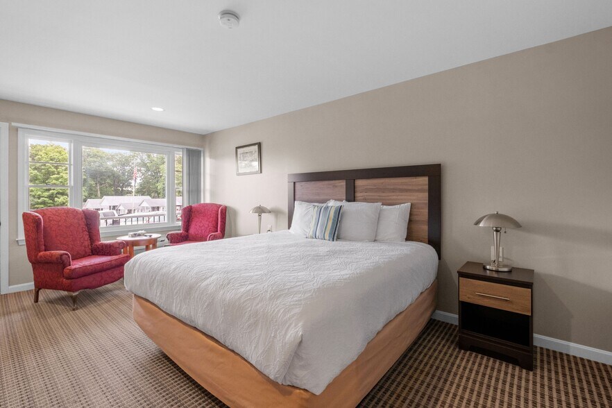 More Photos Of 291 Endicott St N, Laconia Hotel For Sale