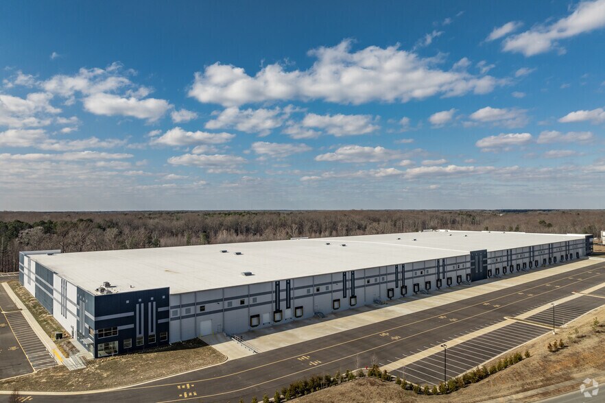 More Photos Of 11525 Lakeridge Pky, Ashland Distribution For Lease